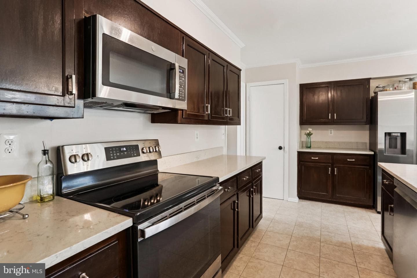 10233 Gainsborough photo 10