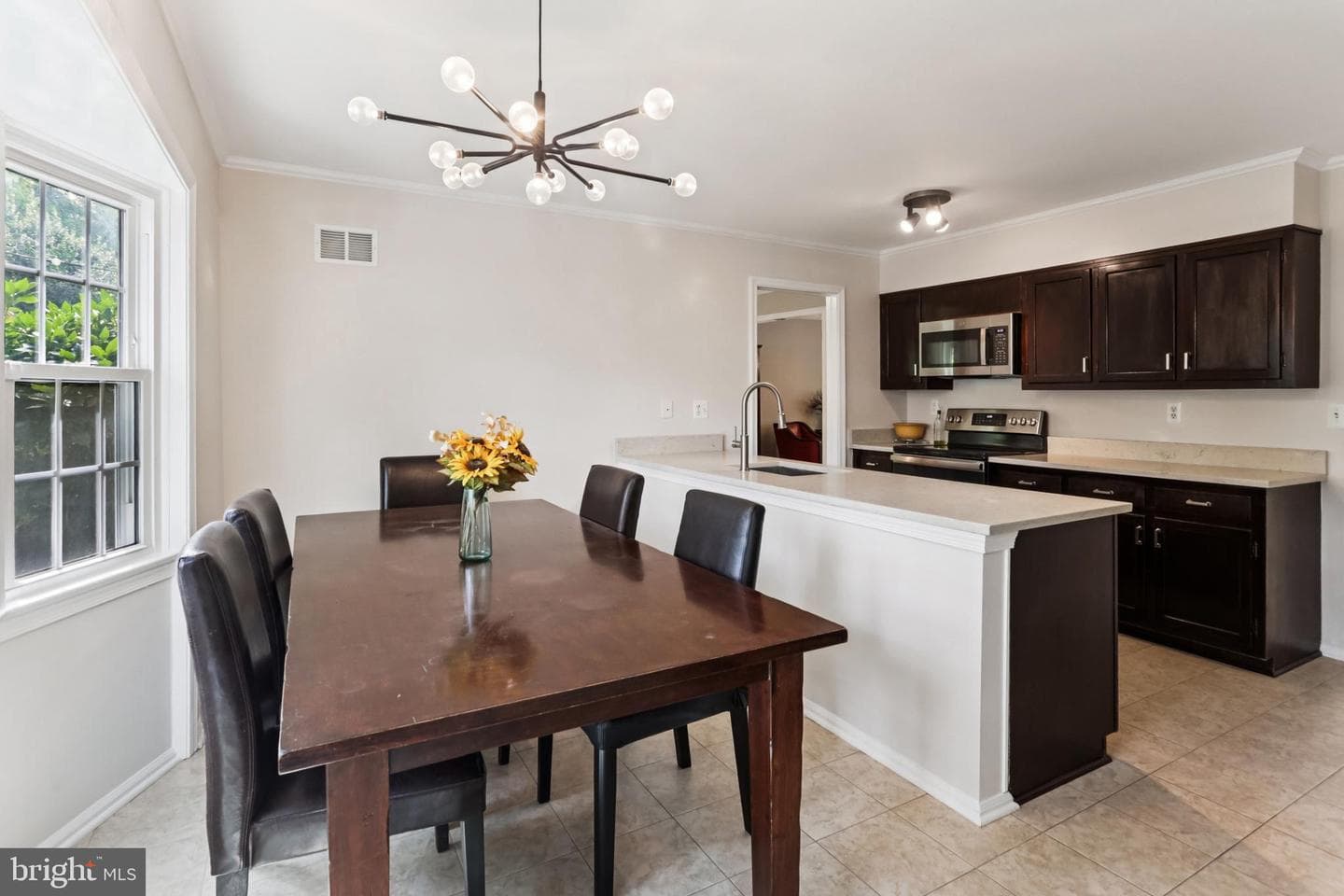 10233 Gainsborough photo 13