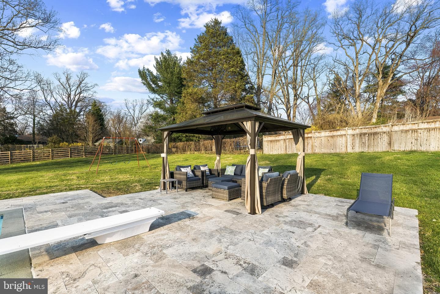 512 Quaint Acres Drive photo 34