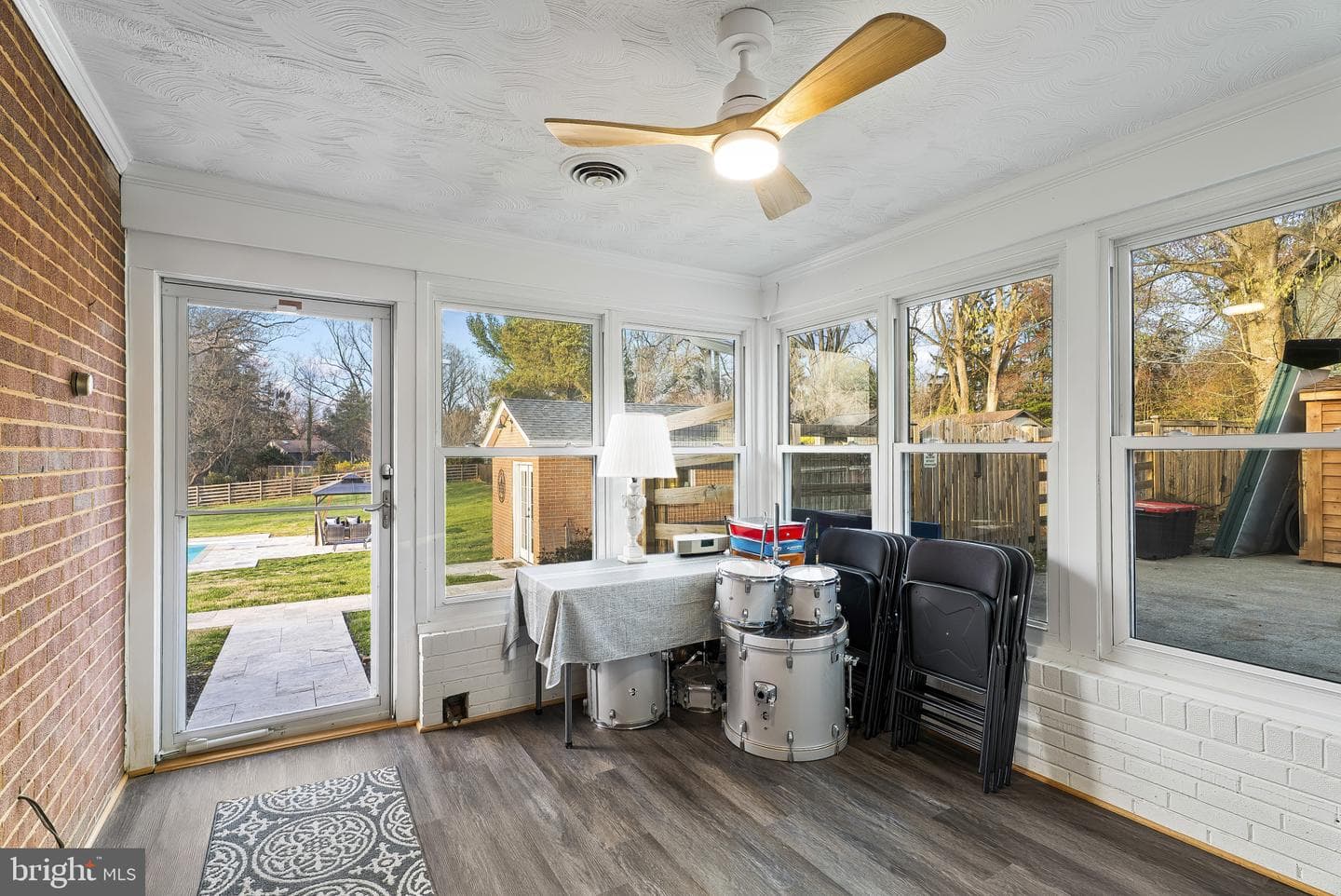 512 Quaint Acres Drive photo 39