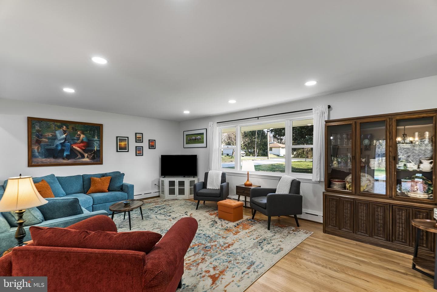 512 Quaint Acres Drive photo 4