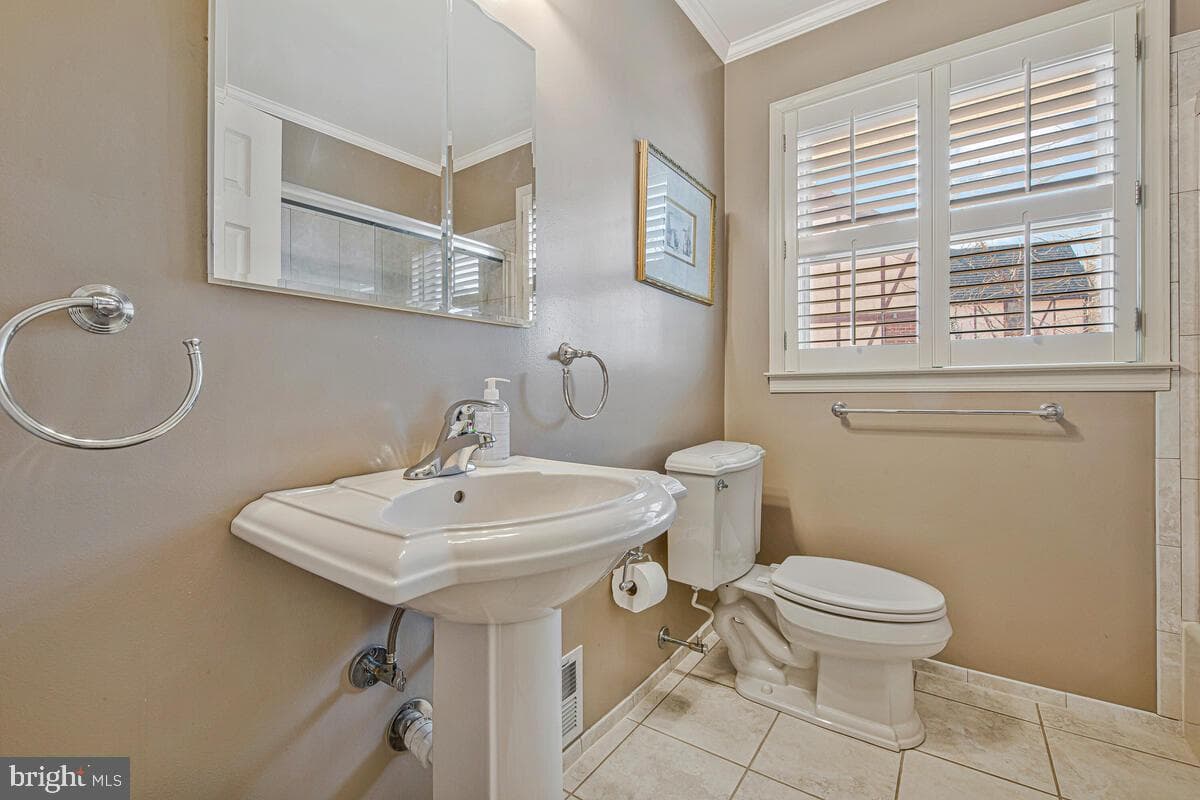 13524 Sherwood Forest Drive photo 27