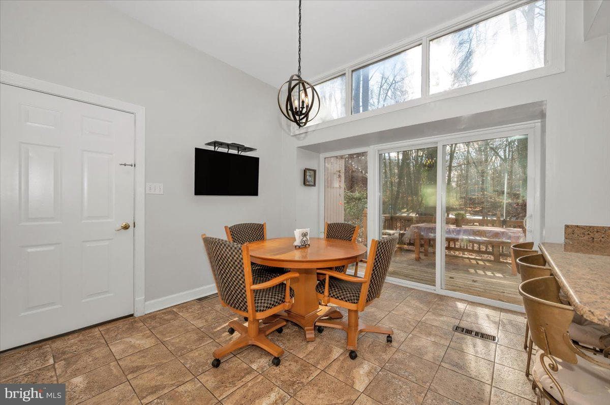 10101 Lloyd Road photo 20