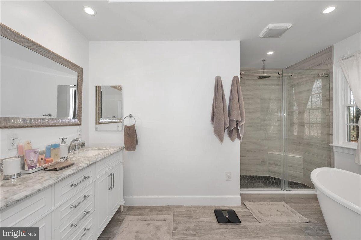 10101 Lloyd Road photo 30