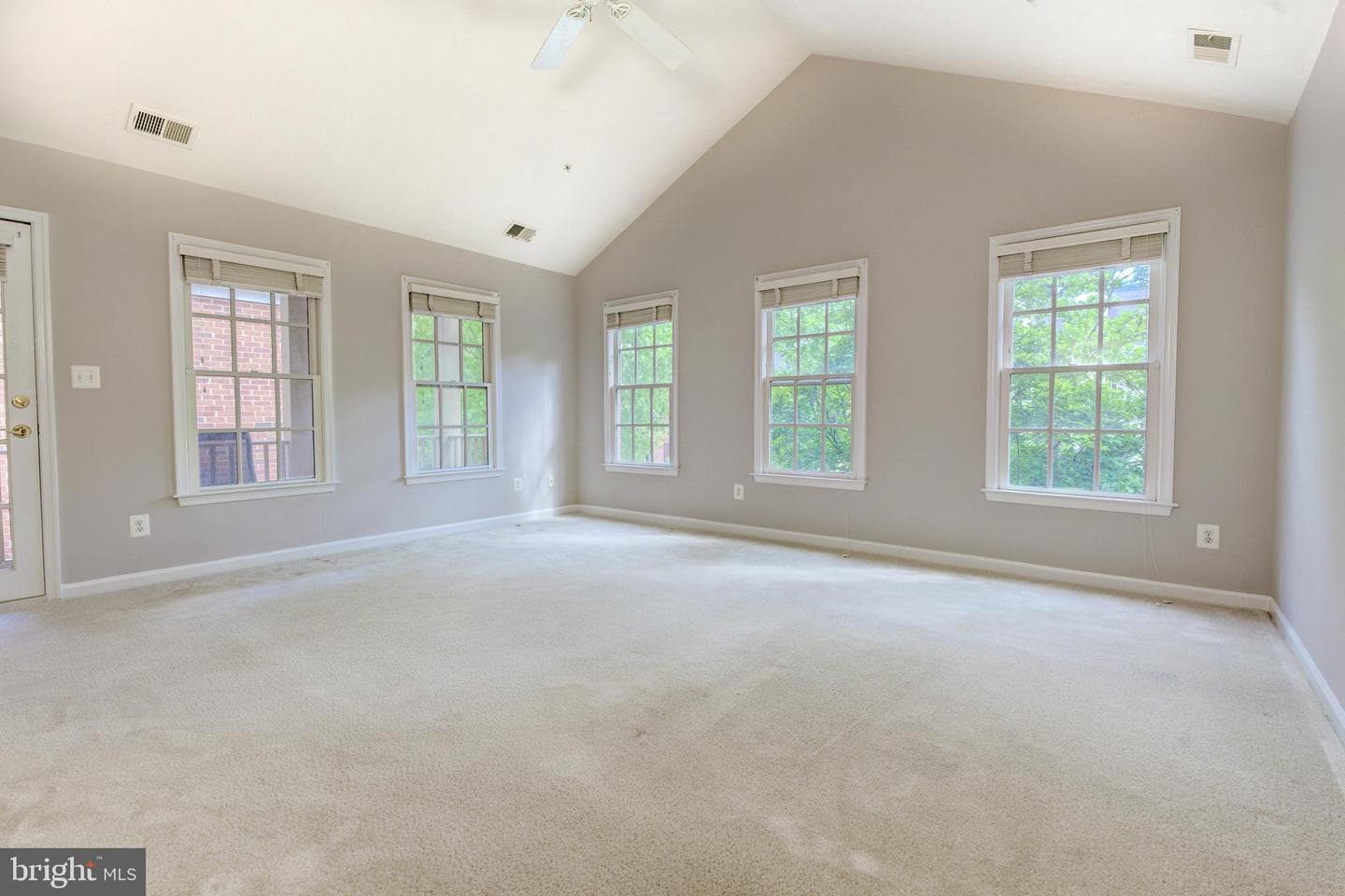 904 Oak Knoll Terrace photo 24