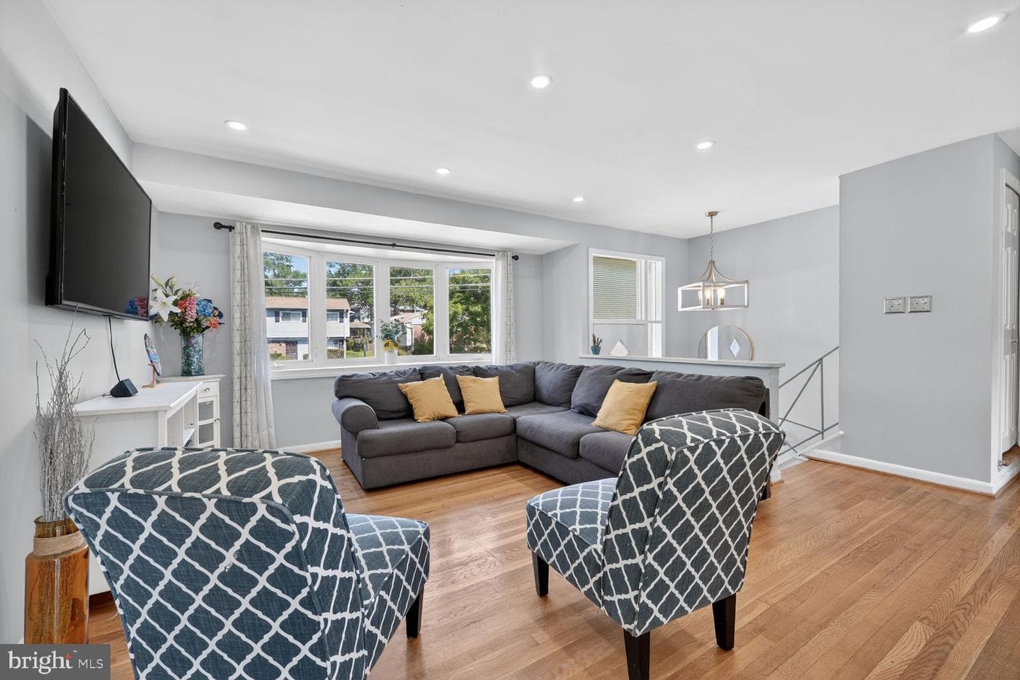 1104 Caddington Avenue photo 10
