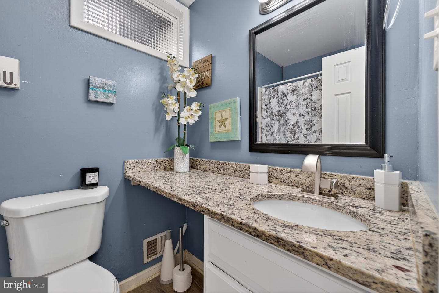 1104 Caddington Avenue photo 12