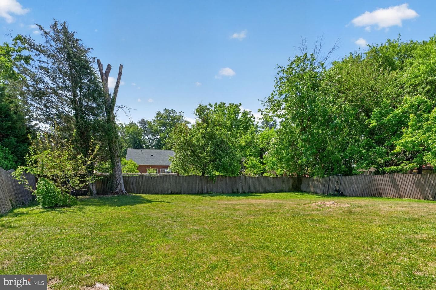 1104 Caddington Avenue photo 31