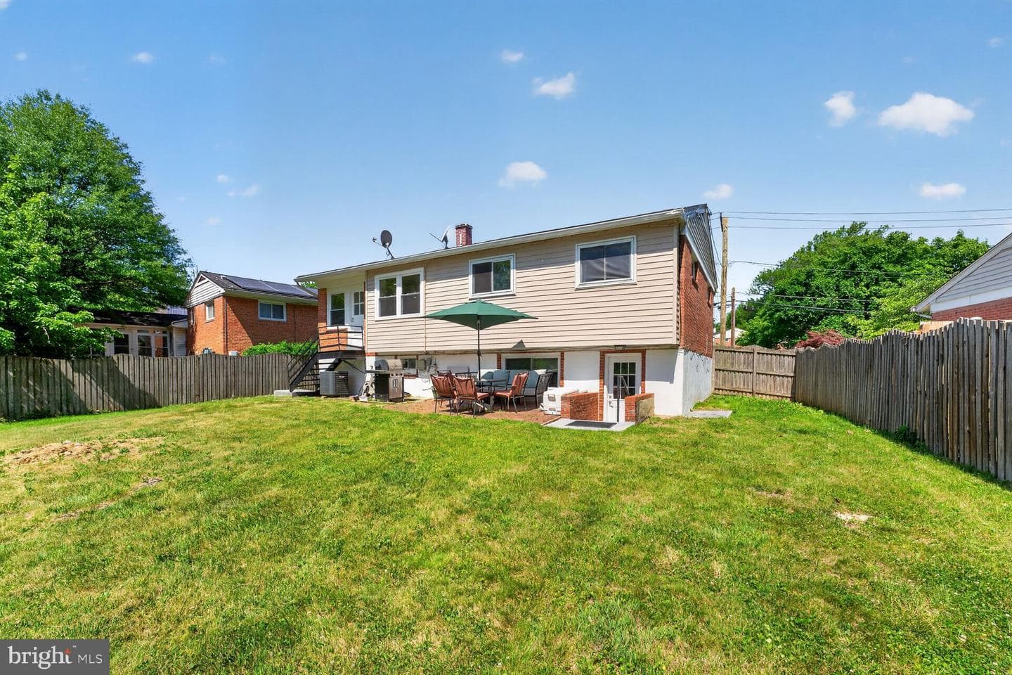 1104 Caddington Avenue photo 33