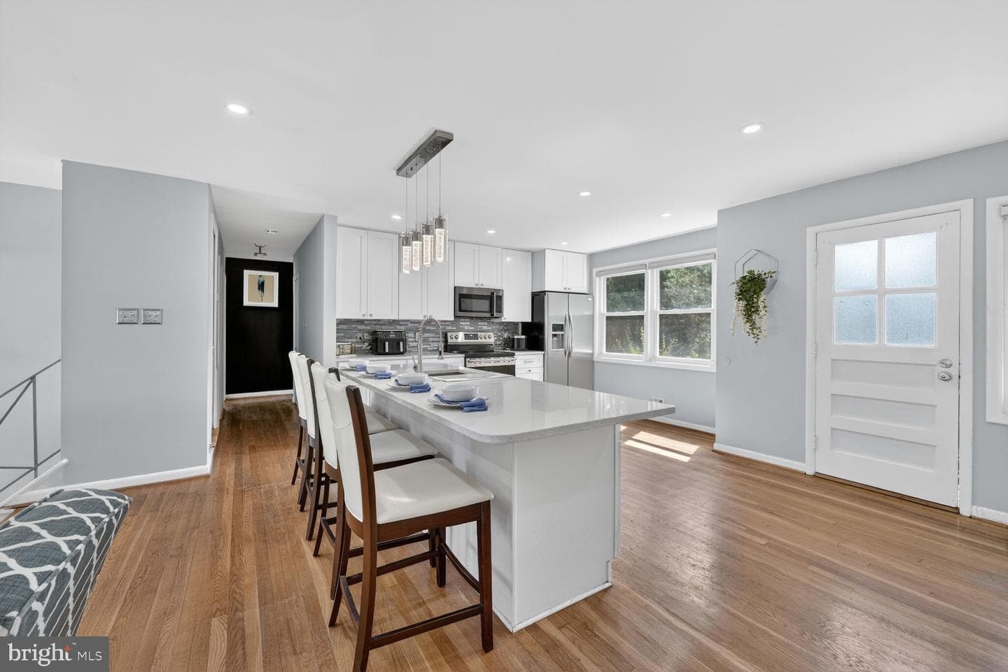1104 Caddington Avenue photo 9