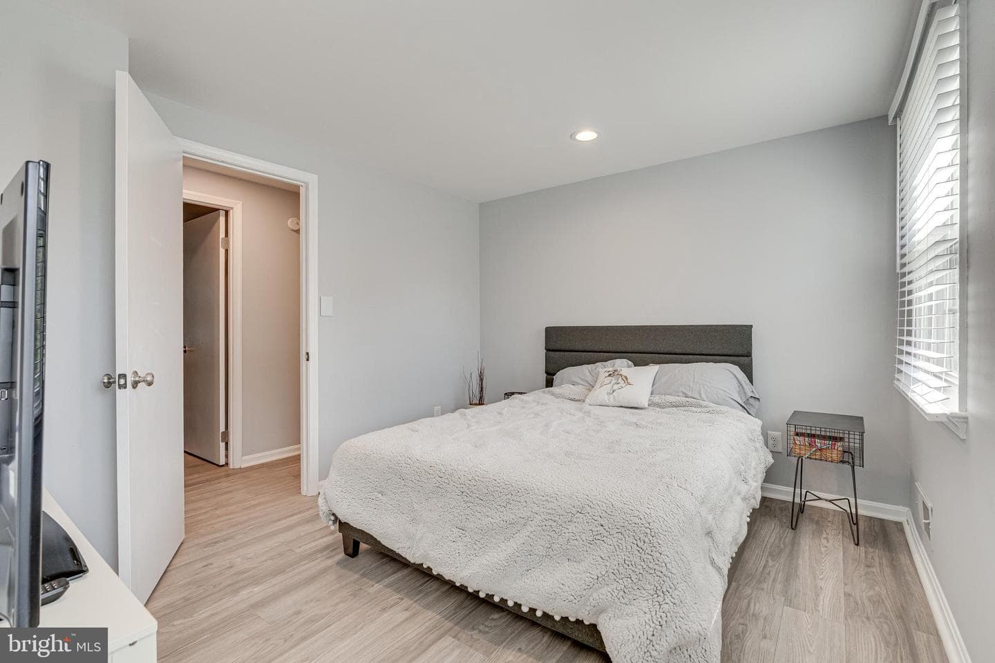 8501 Aqueduct Road photo 29
