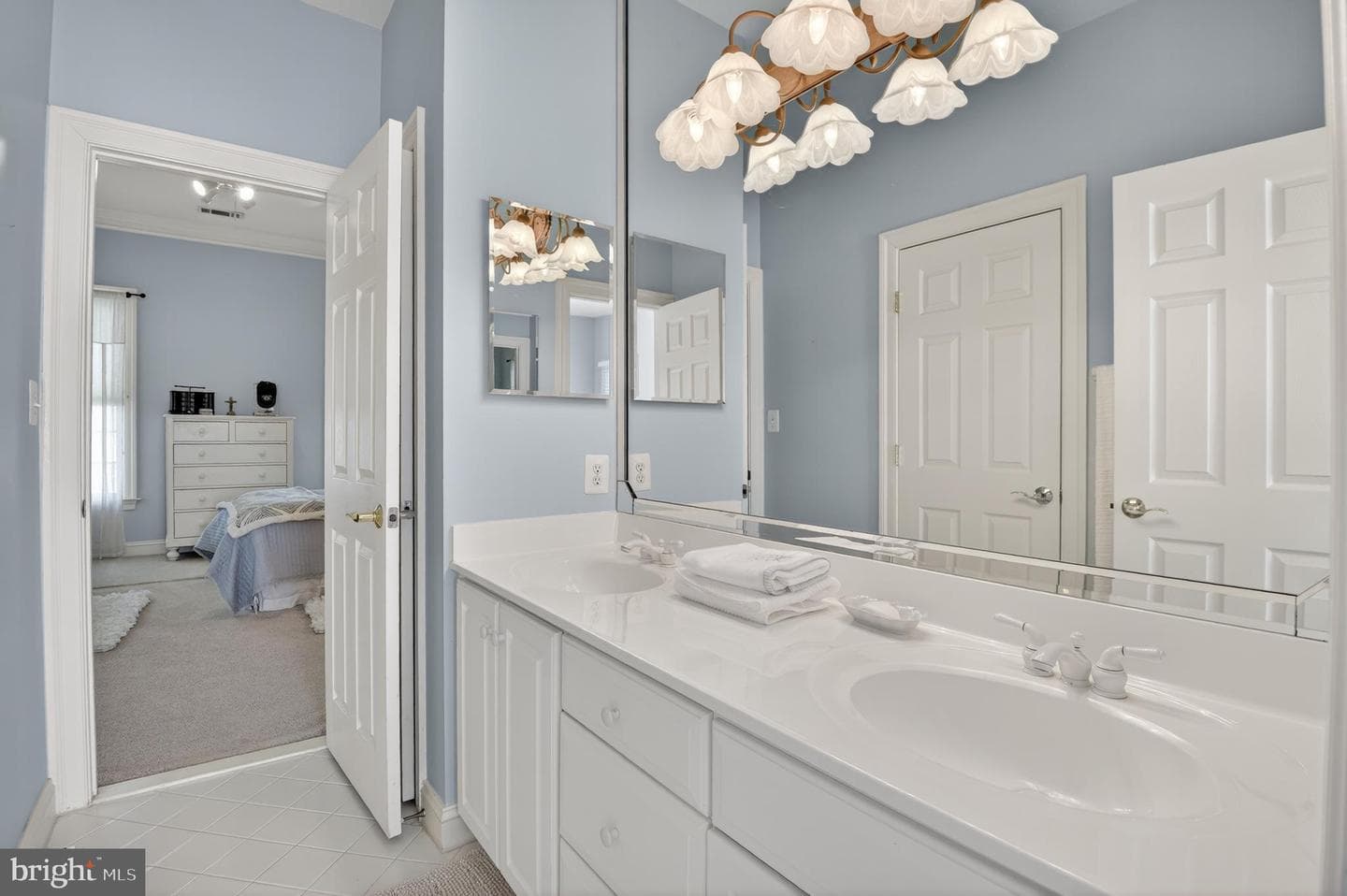 5807 Grosvenor Lane photo 42