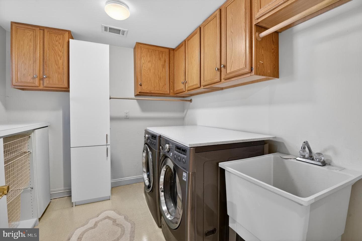 5807 Grosvenor Lane photo 44