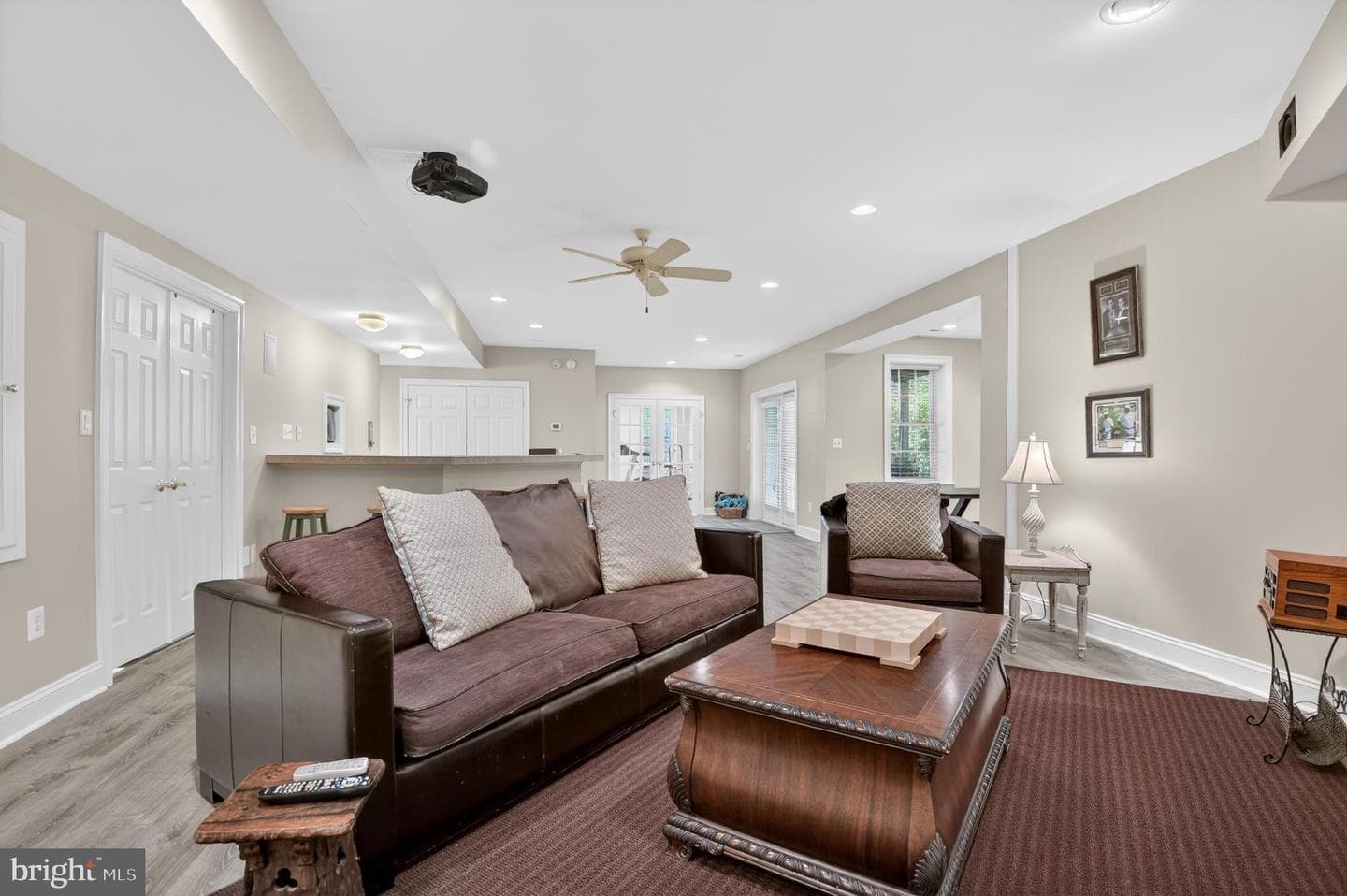5807 Grosvenor Lane photo 48