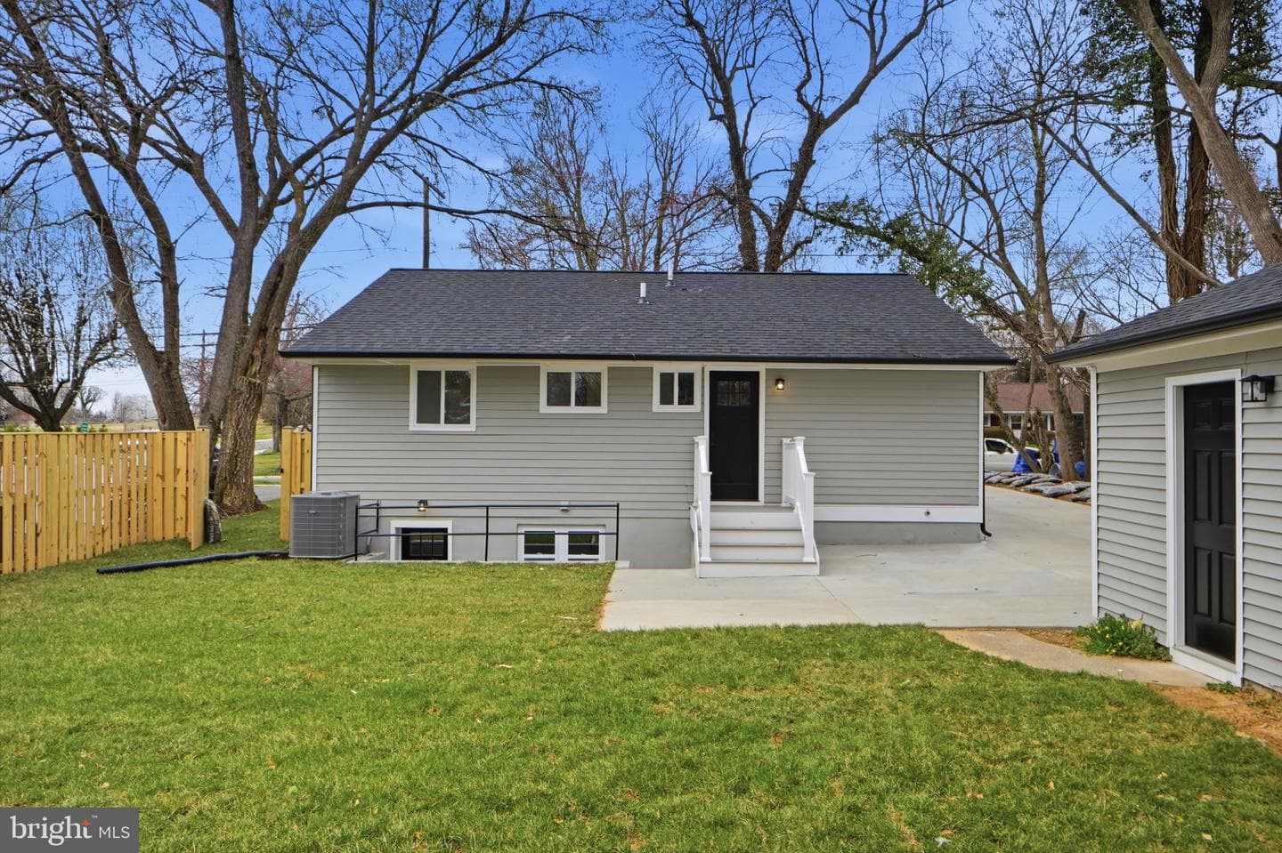 13711 Parkland Drive photo 35