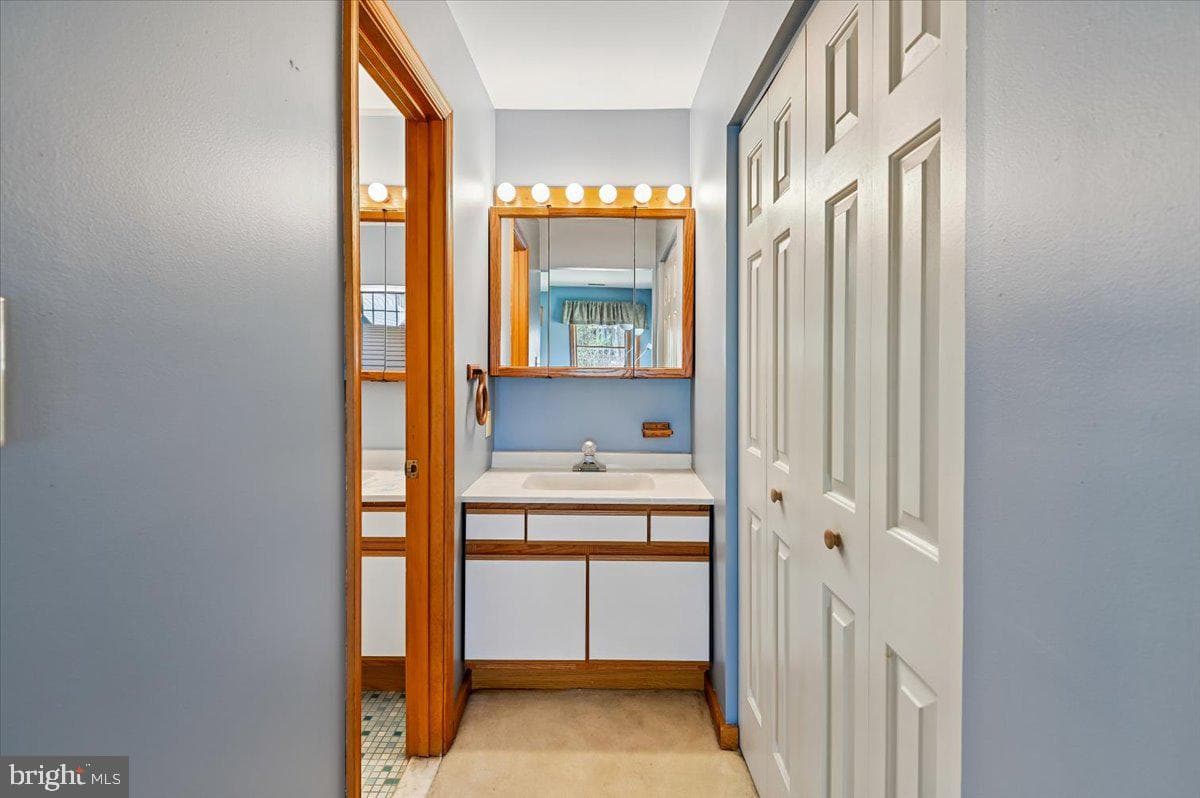 705 Marshall Manor Drive photo 23