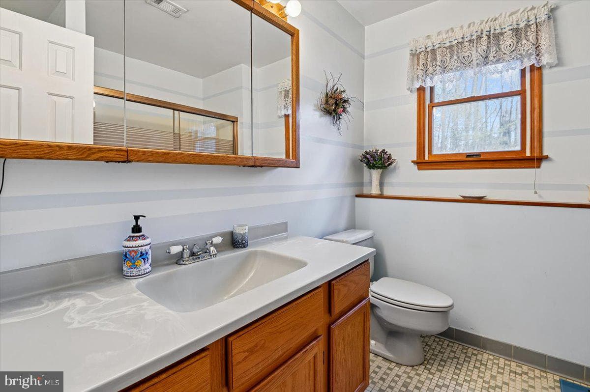 705 Marshall Manor Drive photo 32