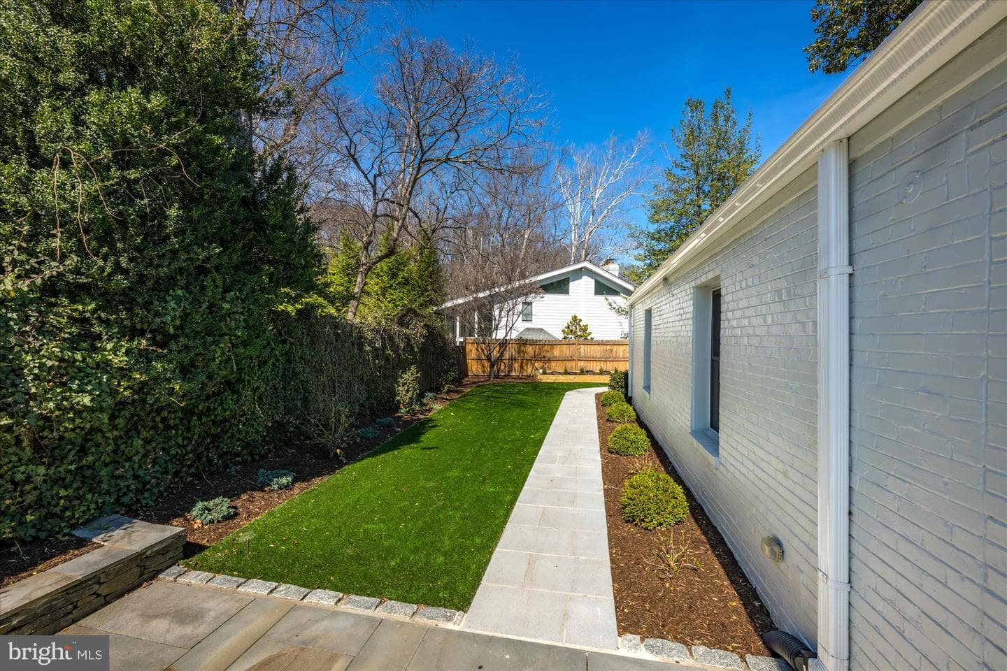 6700 Rannoch Road photo 32