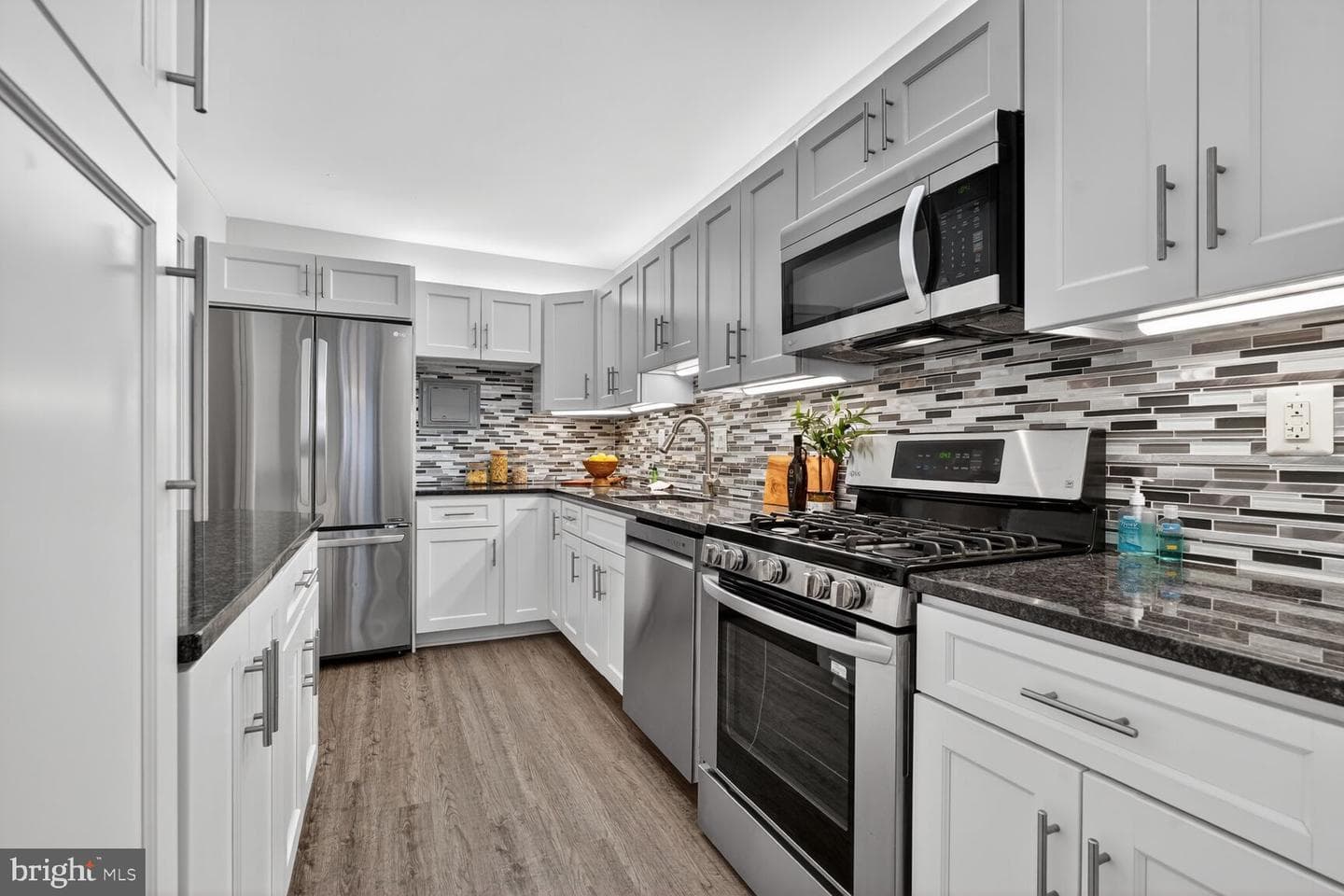 4515 Willard Avenue #1112s photo 2