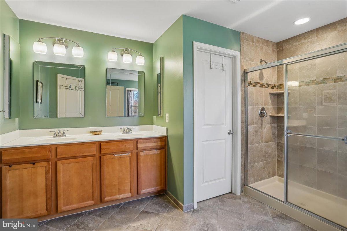 108 Samuel Manor Court photo 38