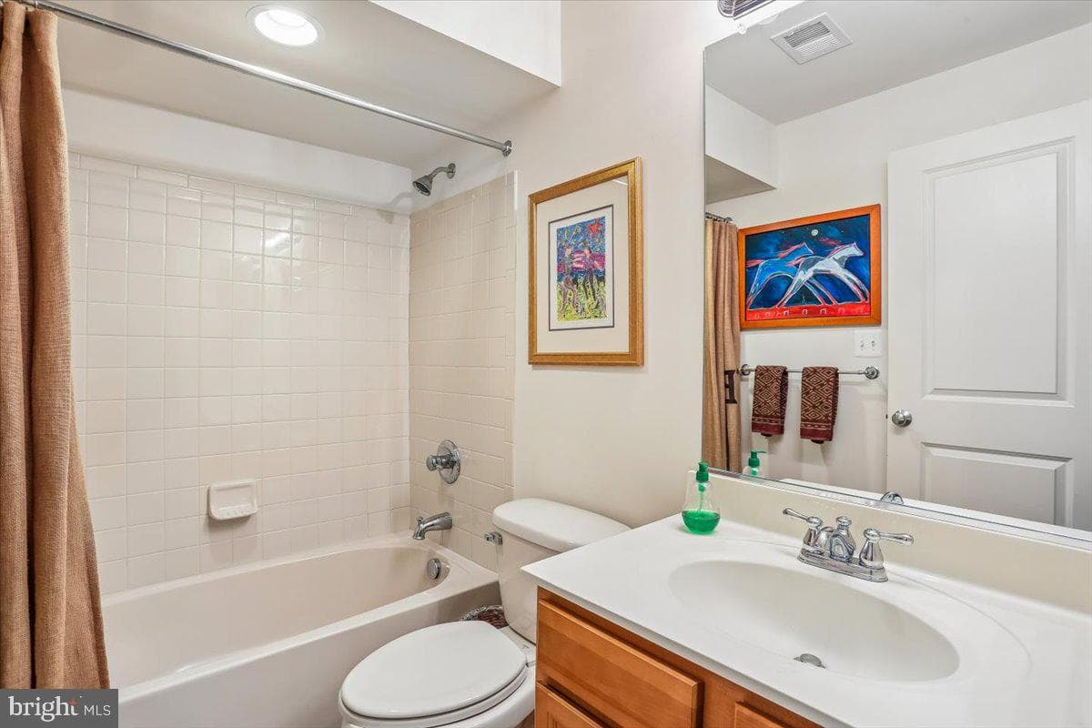 108 Samuel Manor Court photo 52