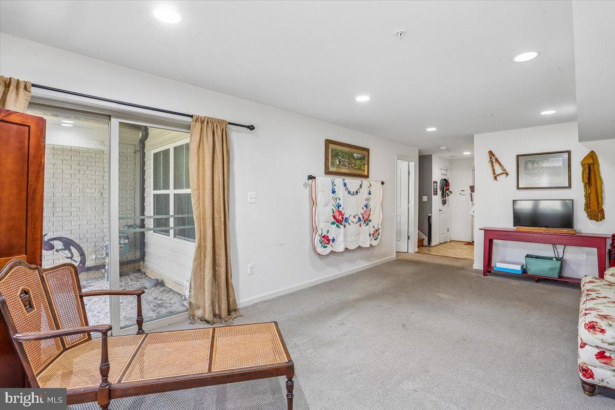 108 Samuel Manor Court photo 54