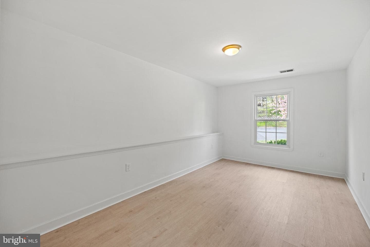 5 Solitaire Court photo 22