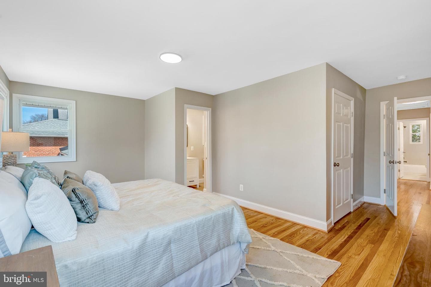 7703 Newmarket Drive photo 17