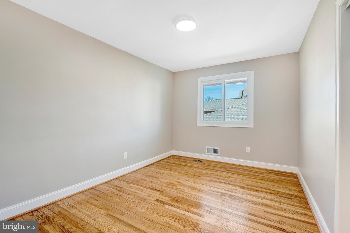 7703 Newmarket Drive photo 20