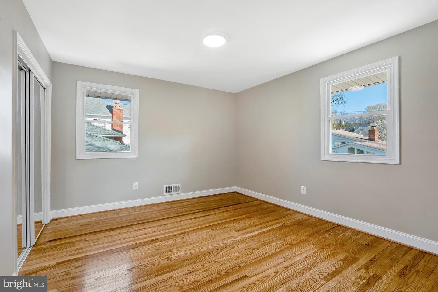 7703 Newmarket Drive photo 24