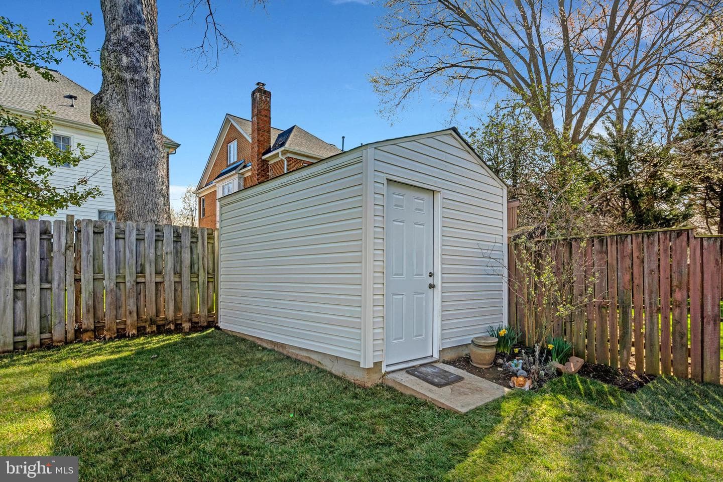 7703 Newmarket Drive photo 35