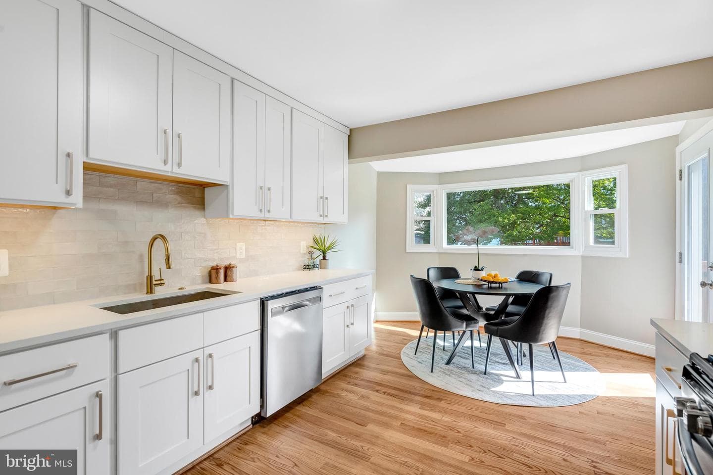 7703 Newmarket Drive photo 8