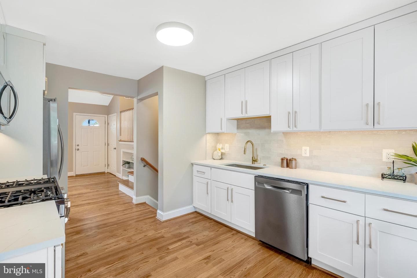 7703 Newmarket Drive photo 9