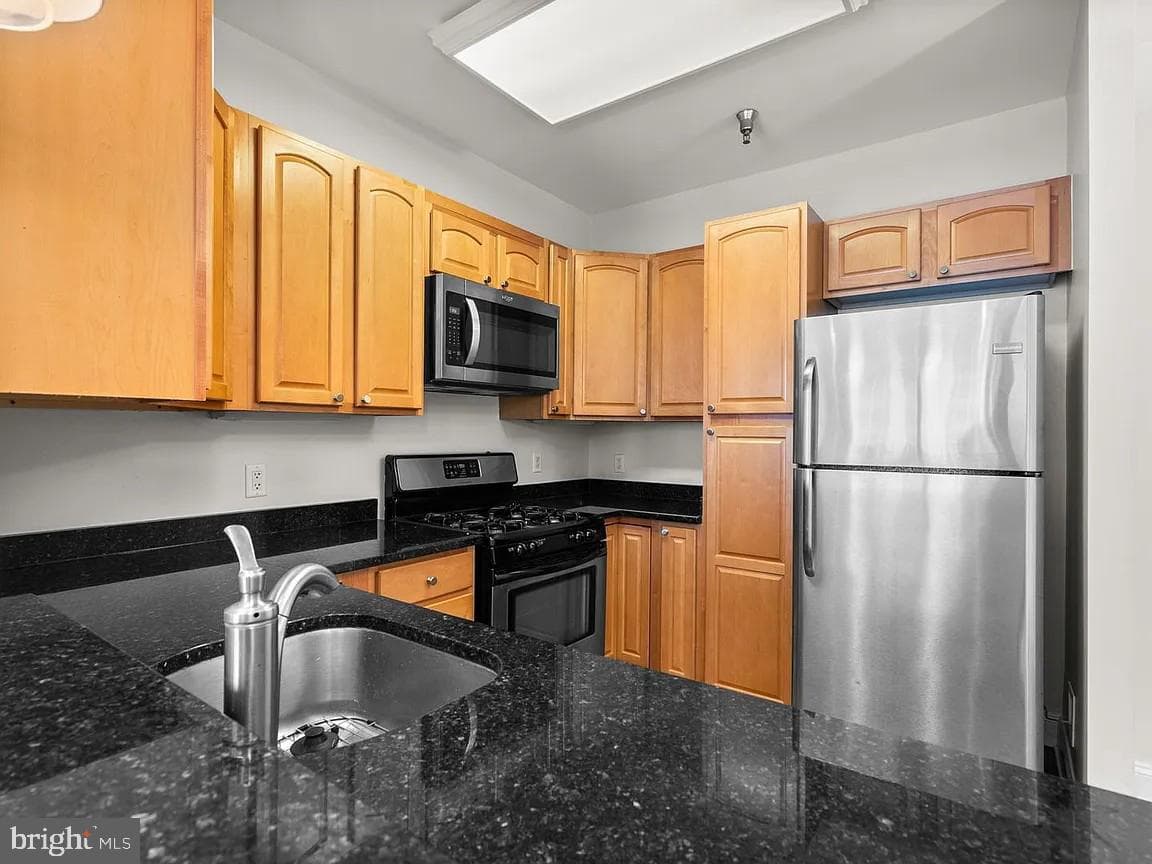 38 Maryland Avenue #405 photo 3
