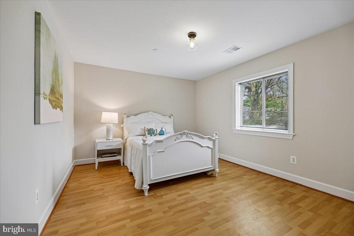 348 Howard Avenue photo 25