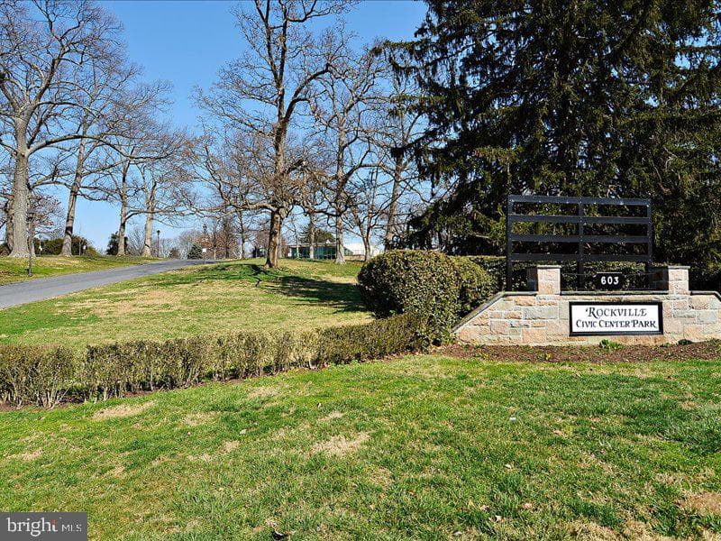 304 Twinbrook Parkway photo 45