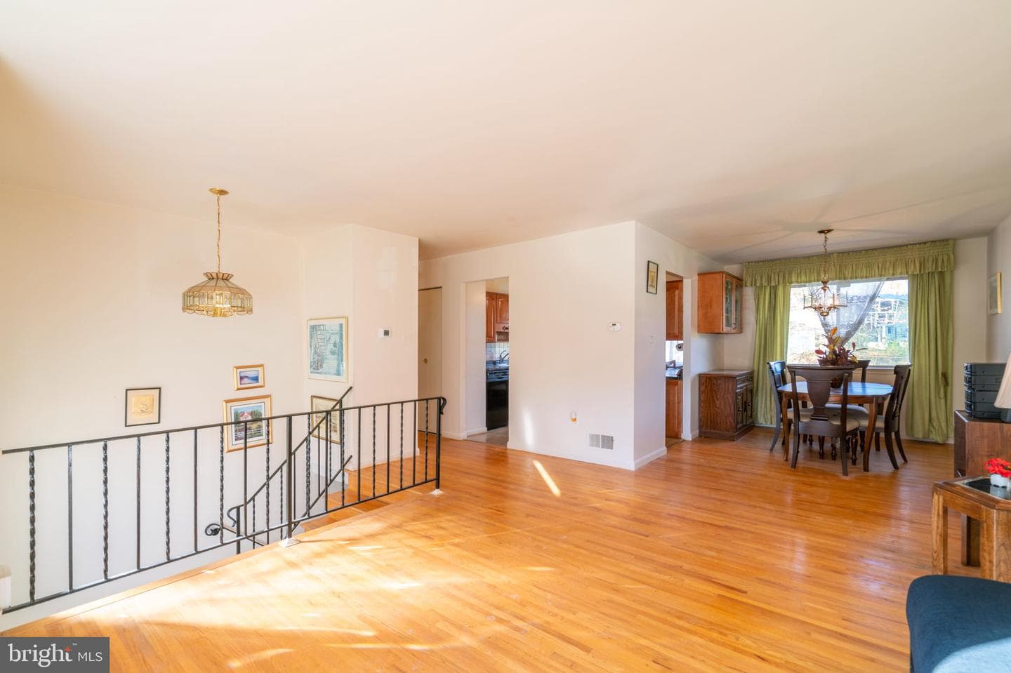 4709 Iris Place photo 22