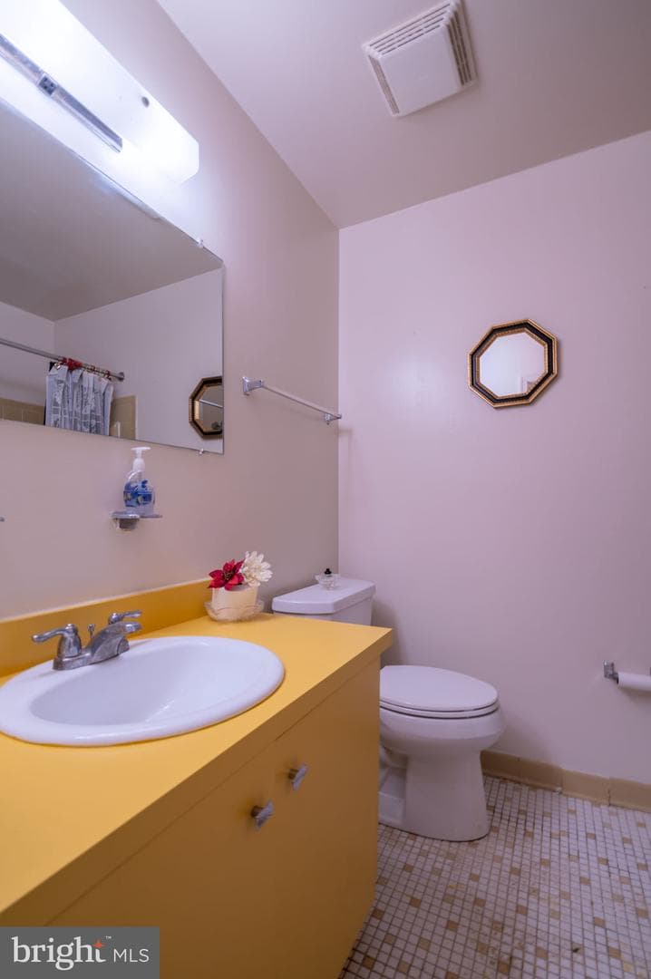 4709 Iris Place photo 37
