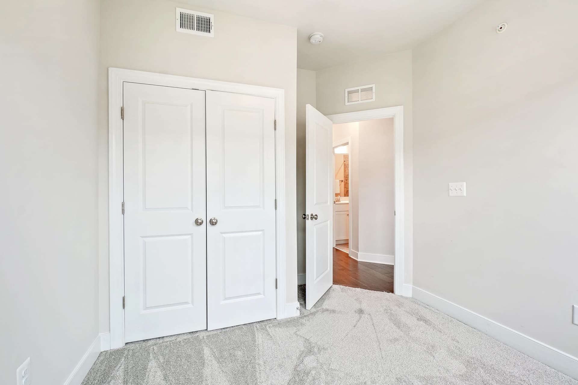114 Dickenson Drive photo 17