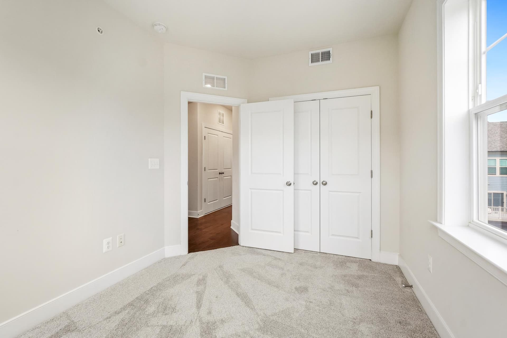 114 Dickenson Drive photo 19