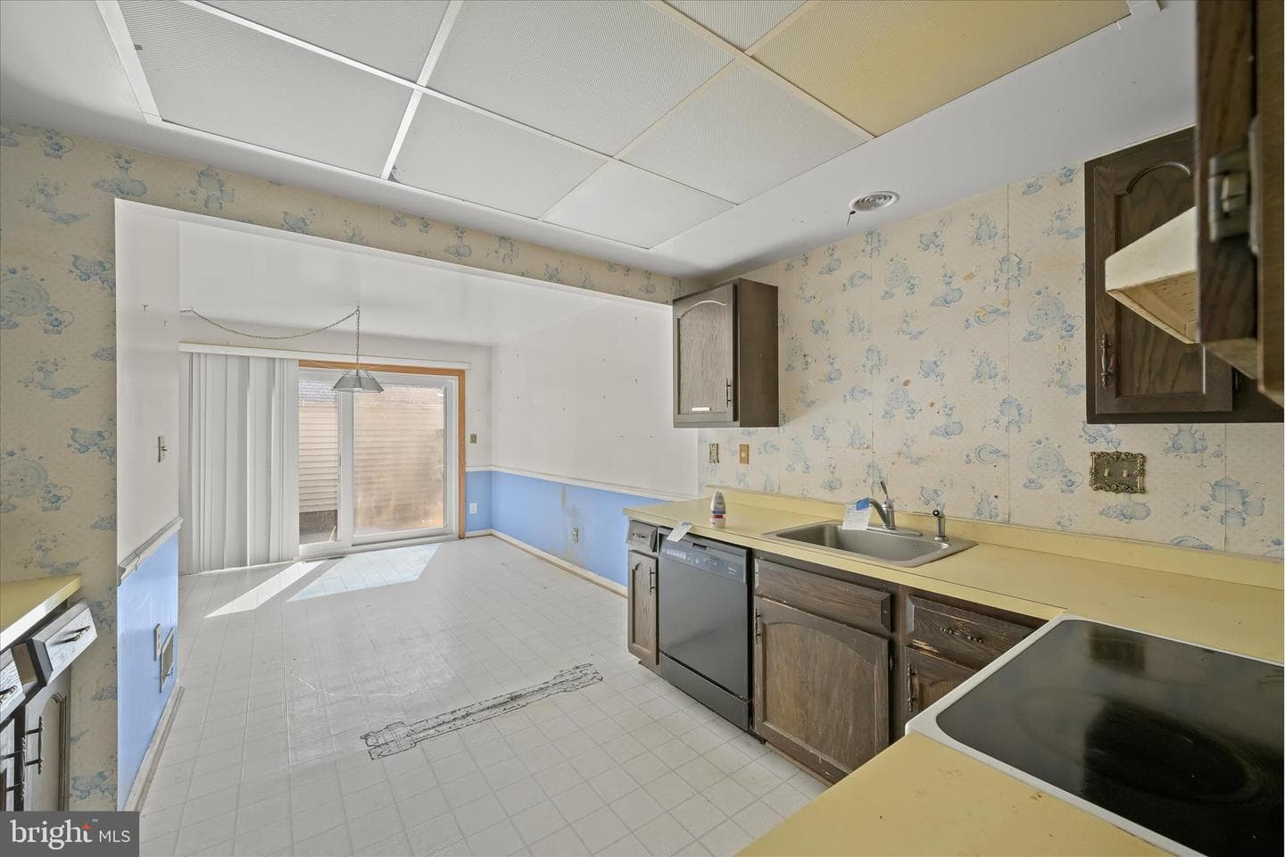 20130 Waringwood Way photo 15