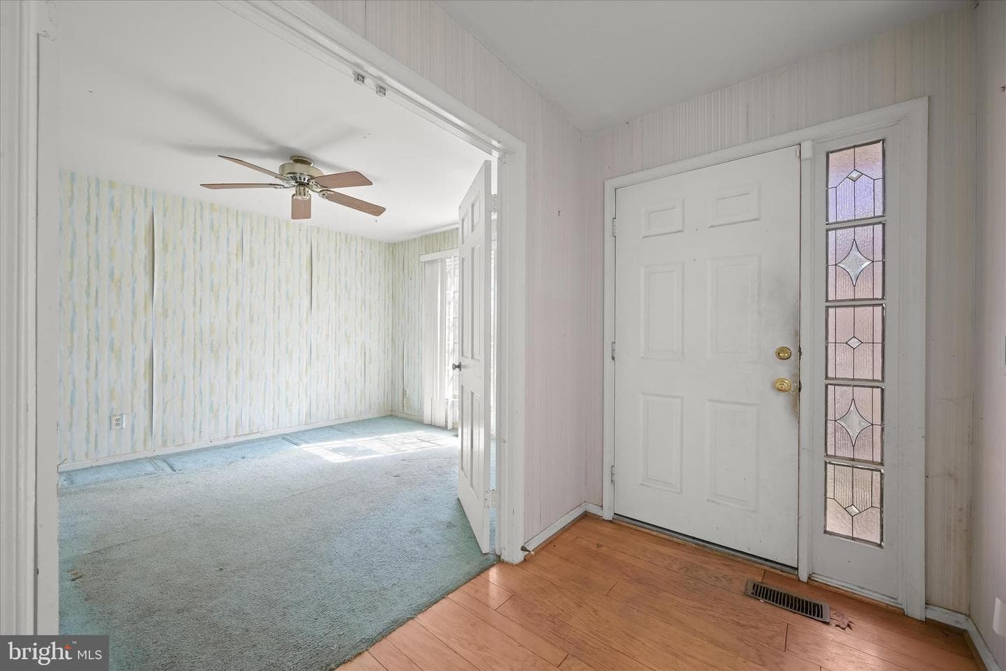 20130 Waringwood Way photo 3