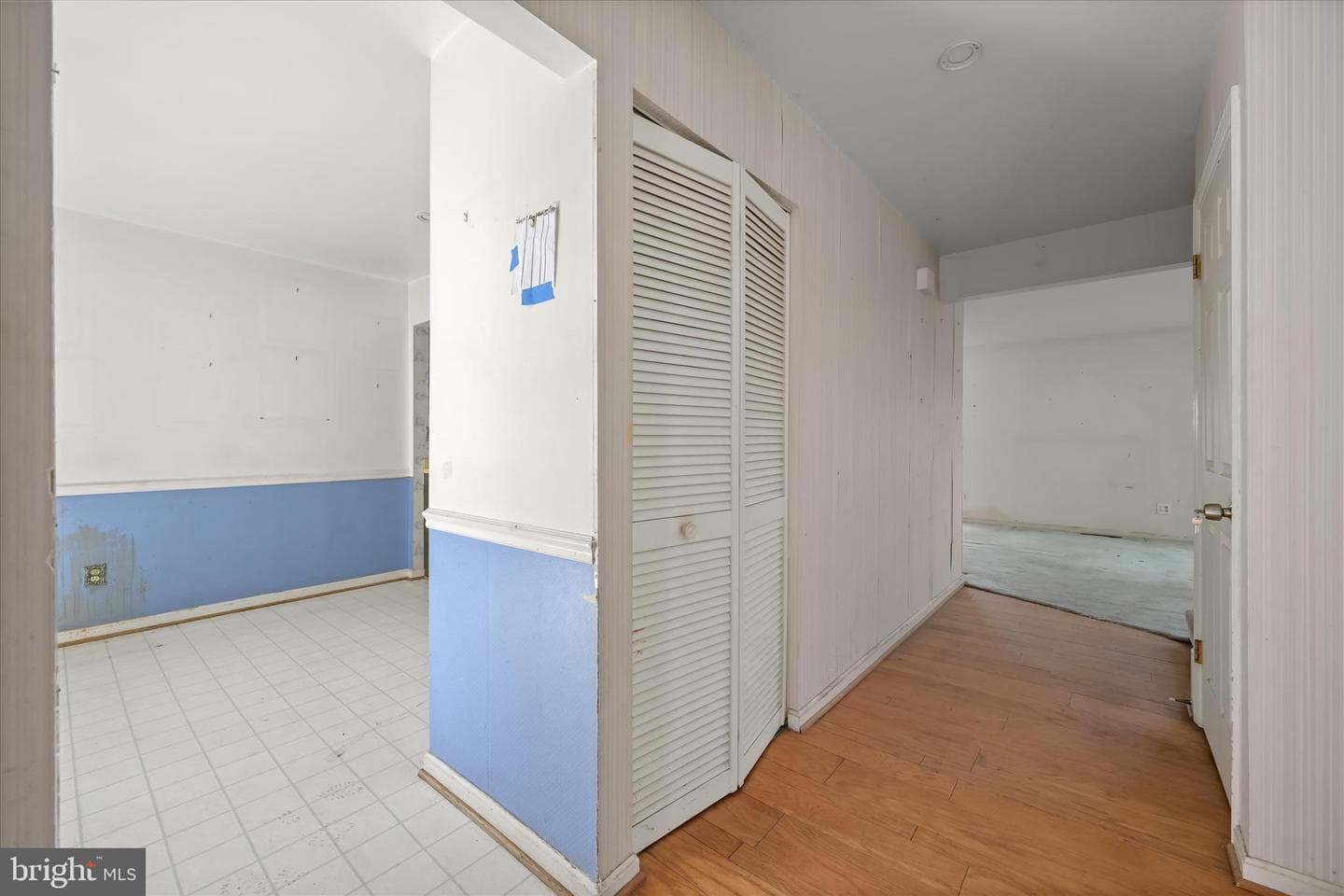 20130 Waringwood Way photo 4