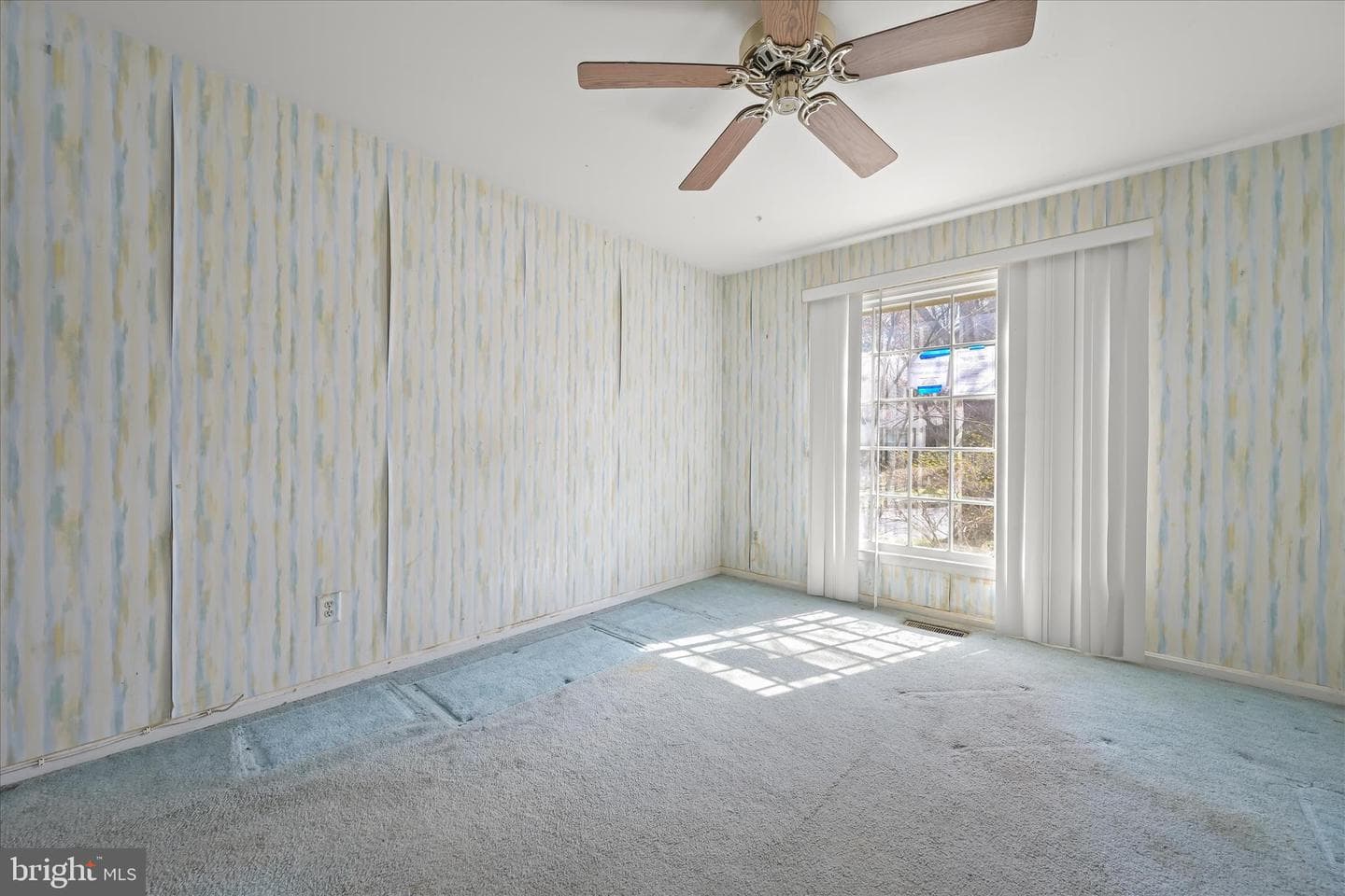 20130 Waringwood Way photo 5