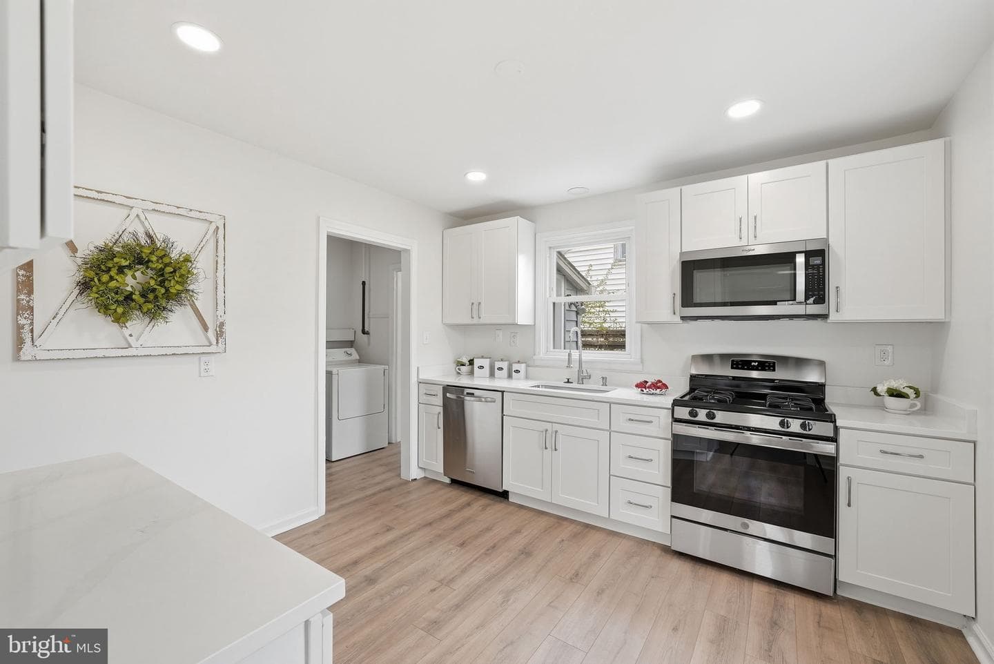 12304 Livingston Street photo 7
