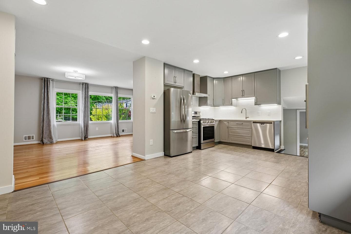 13714 Drake Drive photo 19