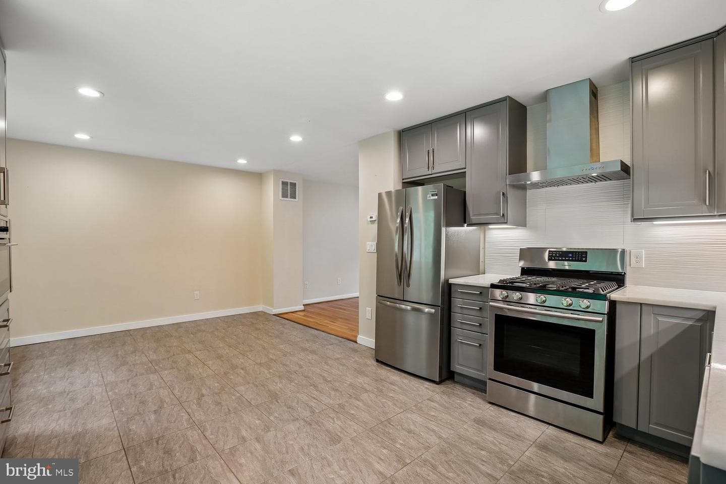 13714 Drake Drive photo 26