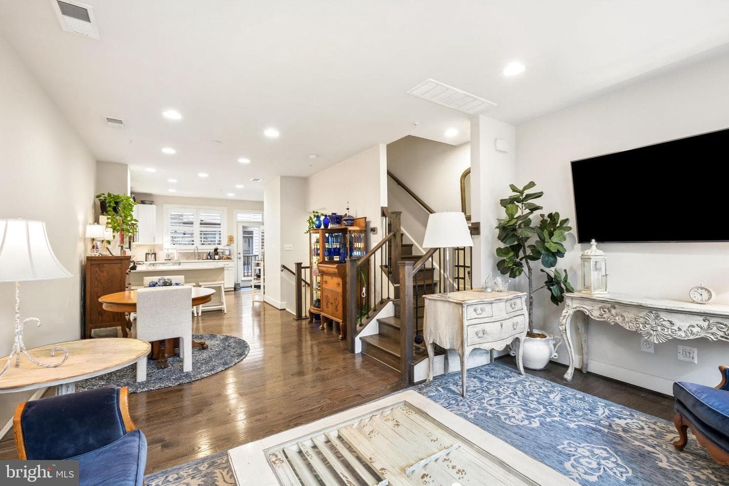 6738 Eames Way photo 10