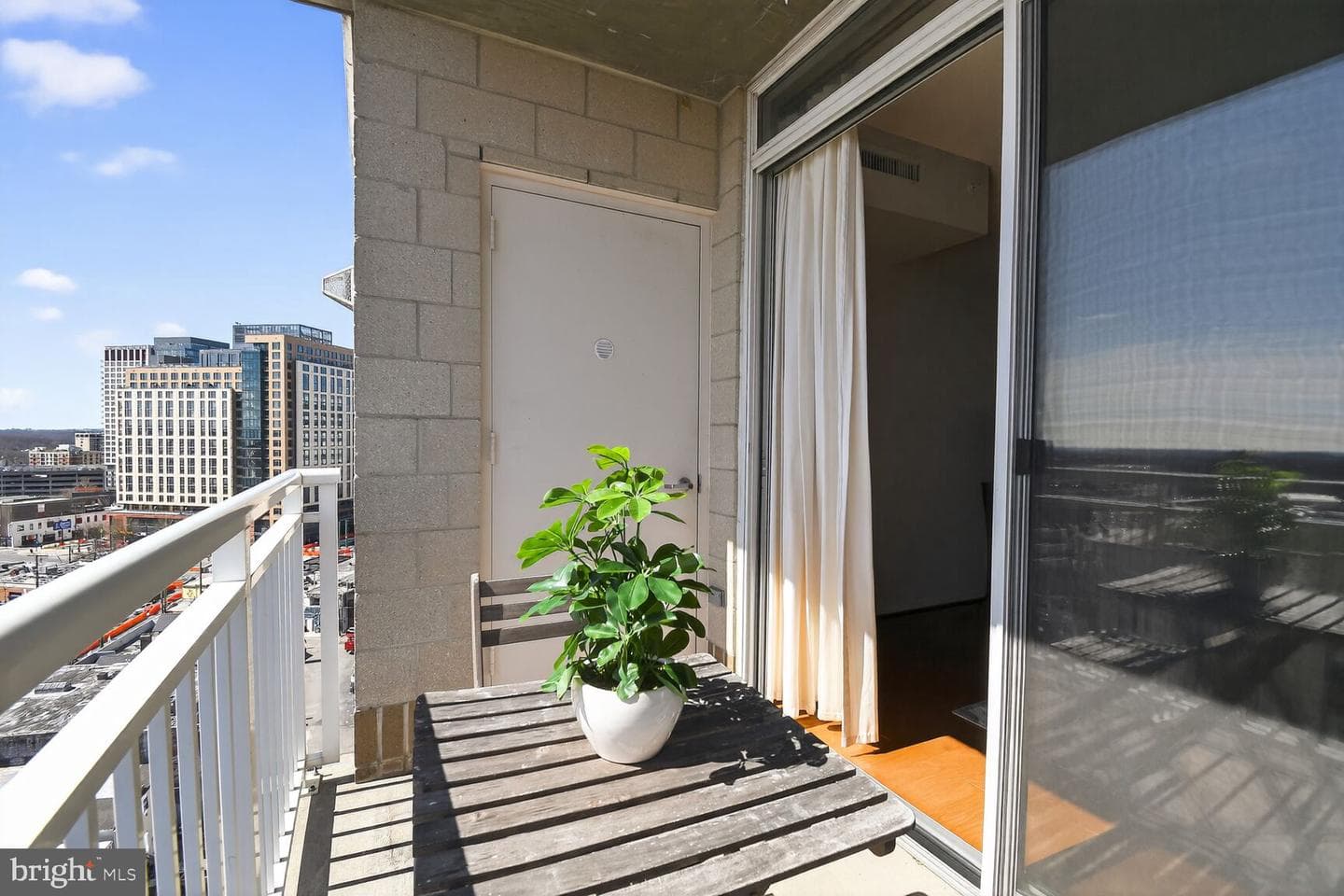 930 Wayne Avenue #1302 photo 35