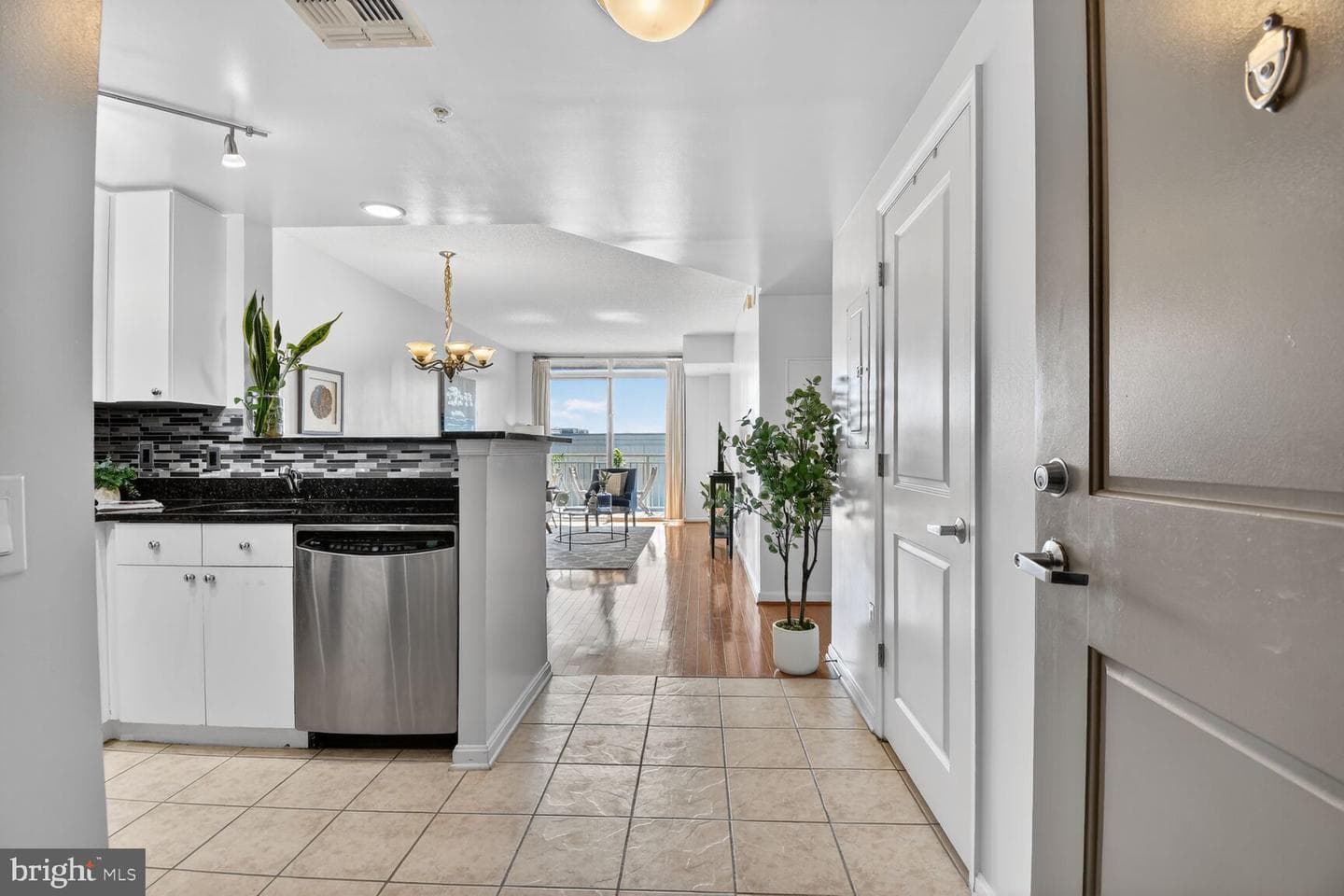 930 Wayne Avenue #1302 photo 4